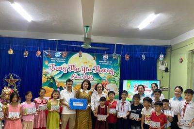 Ấm áp 'Trung thu yêu thương' tại Trung tâm Bảo trợ xã hội Tương Lai