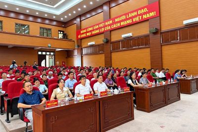 Phát động 'Tuần lễ gửi tiết kiệm chung tay vì người nghèo'