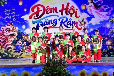 Ấm áp “Đêm hội trăng rằm” với học sinh vùng cao Vĩnh Thạnh