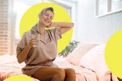 Vì sao nên bổ sung nước sau khi thức dậy?