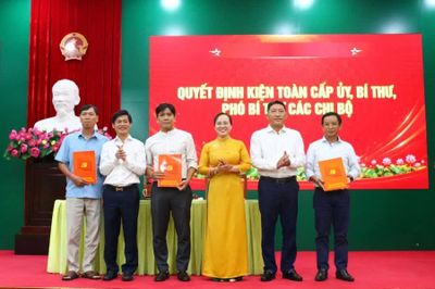Ban Chấp hành Đảng bộ phường Phan Rang sơ kết công tác 9 tháng năm 2026
