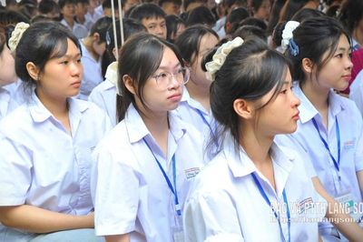 Ngăn thuốc lá điện tử vào trường học