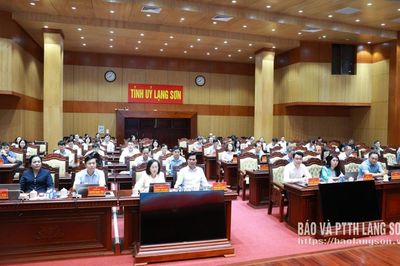 Nghiên cứu, học tập, quán triệt, tuyên truyền và triển khai thực hiện một số nghị quyết, chỉ thị của Bộ Chính trị