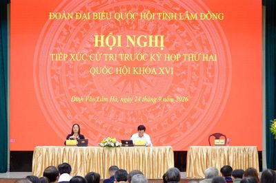 Cử tri xã Đinh Văn Lâm Hà phản ánh nhiều vấn đề liên quan đến đời sống, sản xuất
