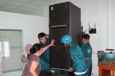 Các đơn vị, địa phương tỉnh Lâm Đồng hỗ trợ người dân khắc phục hậu quả mưa lũ