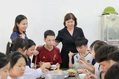 Nâng cao chất lượng bữa ăn nội trú