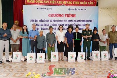 Bệnh viện Quân y 6: Khám, cấp thuốc miễn phí cho người dân xã Thuận Châu