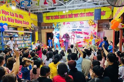 Ban Từ thiện xã hội Phật giáo tỉnh Vĩnh Long tặng 1.000 phần quà trung thu cho thiếu nhi