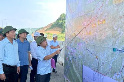 Bộ trưởng Trần Hồng Minh yêu cầu đẩy nhanh tiến độ thi công cao tốc Tuyên Quang - Hà Giang