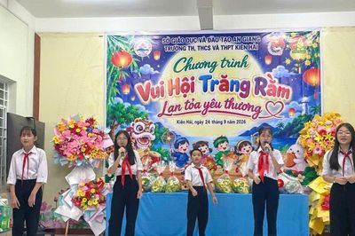 An Giang: Vui hội Trăng rằm – Lan tỏa yêu thương giữa biển khơi