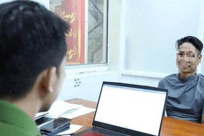 Tạm giữ người đàn ông cho vay lãi 'khủng', tàng trữ súng quân dụng