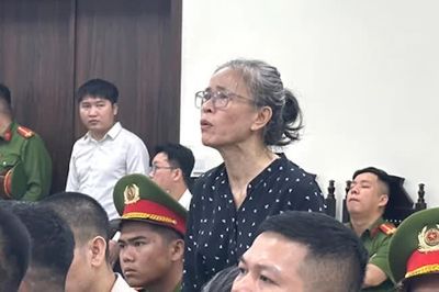 Cựu chi cục trưởng nhận hối lộ 2,2 tỷ đồng nói 'do doanh nghiệp tự nguyện'