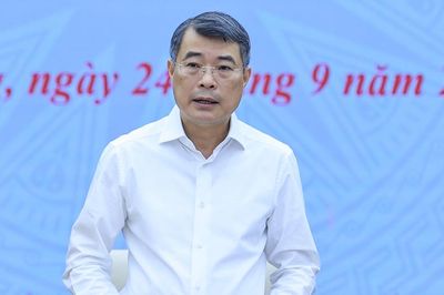 Thủ tướng: Lương, chế độ chính sách với cán bộ không thể cào bằng