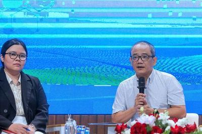 Nữ công nhân môi trường: Khi 'gánh nặng kép' bào mòn sức khỏe