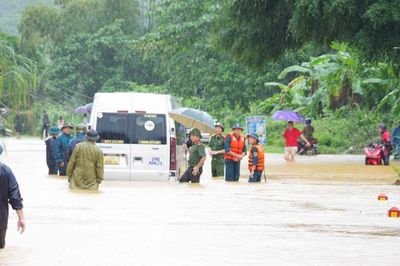Trung Bộ bước vào cao điểm mưa lớn, thời tiết xấu ngày Trung thu