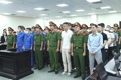 Xét xử vụ án sản xuất sữa giả: Cựu Chi cục trưởng nhận tiền tỷ từ doanh nghiệp