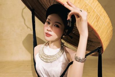 Yếm đào, áo dài xếp lớp 'phủ sóng' MXH dịp Trung thu