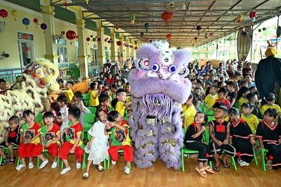 Mùa trăng đong đầy yêu thương nơi biên giới