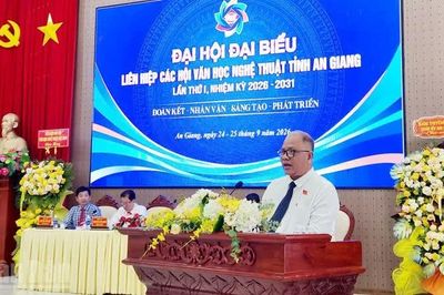Ông Phan Thanh Vũ giữ chức Chủ tịch Liên hiệp các hội văn học nghệ thuật tỉnh An Giang