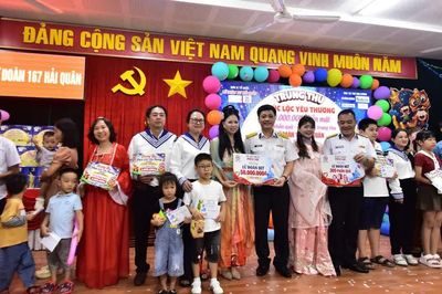 Vui Tết Trung thu dưới mái nhà Lữ đoàn 167: 'Phúc Lộc yêu thương' nối dài niềm tự hào người lính biển