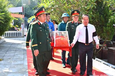 Lai Châu tổ chức lễ viếng, truy điệu và an táng hài cốt liệt sĩ