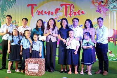 Ấm áp Trung thu dành cho trẻ em có hoàn cảnh khó khăn