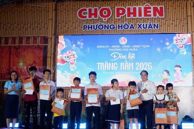 Trao quà Trung thu cho gần 400 trẻ em có hoàn cảnh đặc biệt ở Hòa Xuân