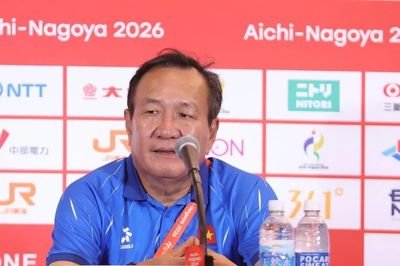 HLV đội tuyển nữ Việt Nam ca ngợi các học trò sau màn thể hiện phi thường trước Trung Quốc