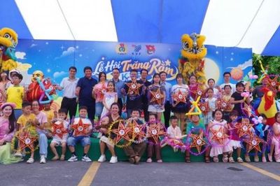 PVCFC chăm lo Tết Trung thu cho con em người lao động