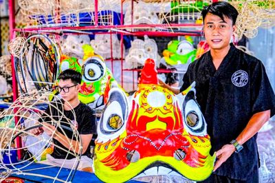 8X hơn 14 năm thổi hồn vào những chiếc đầu lân ở Thái Nguyên