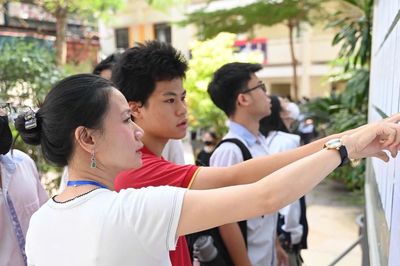 Điểm chuẩn cao hơn thủ khoa toàn quốc và câu chuyện một phương thức xét tuyển