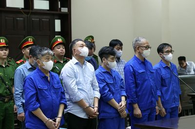 Hình ảnh phiên tòa phúc thẩm xem xét kháng cáo của bà Nguyễn Thị Kim Tiến