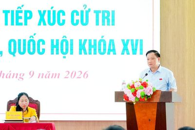 Bí thư Tỉnh ủy, Trưởng Đoàn ĐBQH tỉnh Nguyễn Khắc Thận tiếp xúc cử tri xã Châu Khê