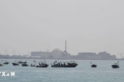 Mỹ, Iran xem xét một lộ trình từng bước nhằm mở lại eo biển Hormuz