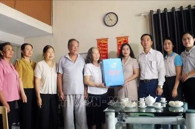 Những 'bông hoa thép' Lam Hạ trong ký ức người ở lại