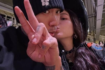 Dok2 công khai tình cảm với Lee Hi giữa tin đồn kết hôn