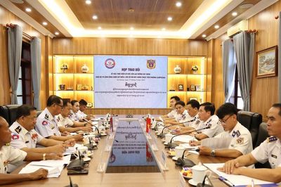 Bộ Tư lệnh Vùng Cảnh sát biển 4 tiếp và làm việc với Sở Chỉ huy Chiến thuật tiền phương Campuchia