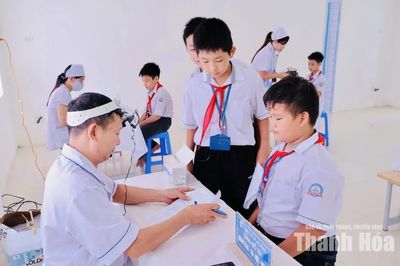 Đưa dịch vụ khám sức khỏe định kỳ miễn phí đến từng người dân
