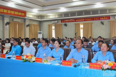 Đoàn Công đoàn 5 tỉnh Bắc Lào khảo sát tại Điện Biên