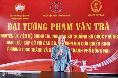 Đại tướng Phạm Văn Trà giao lưu, tặng quà các cựu chiến binh Đồng Nai