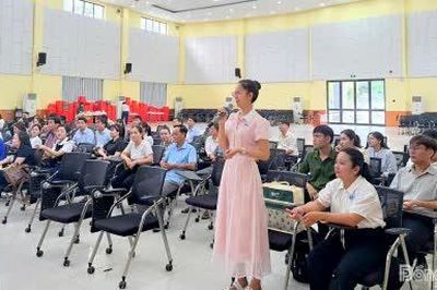 Sinh hoạt Câu lạc bộ Tiếng Anh cho công chức, viên chức và người lao động