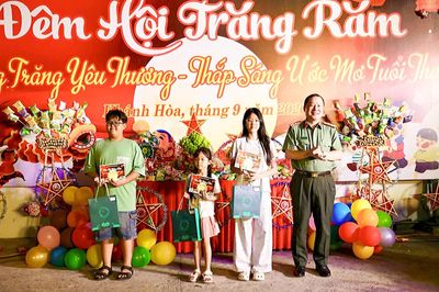 Công an tỉnh Khánh Hòa tổ chức chương trình “Vầng trăng yêu thương - Thắp sáng ước mơ tuổi thơ”