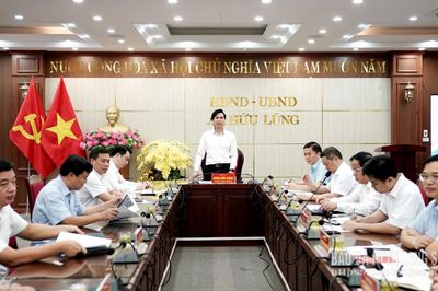 Xem xét đề xuất của nhà đầu tư về các phương án xây dựng Tháp vọng cảnh bên sông Kỳ Cùng
