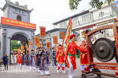 Lễ rước kiệu truyền thống Đức Thánh Trần tại Đền Bảo Lộc