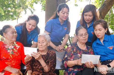 Về Lam Hạ - Nơi lịch sử được tiếp nối bằng những hoạt động về nguồn