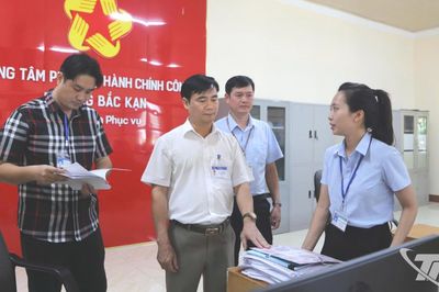 Kiểm tra công vụ tại phường Đức Xuân và phường Bắc Kạn