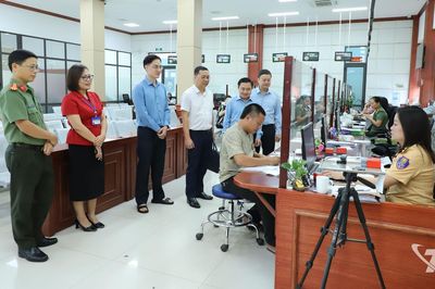 Tiếp tục cắt giảm, đơn giản hóa thủ tục hành chính dựa trên dữ liệu