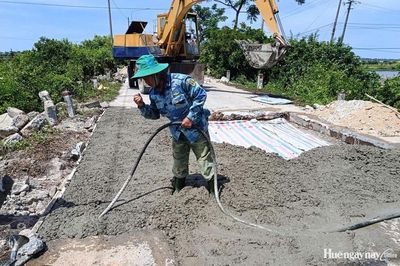 Phân luồng ô tô lưu thông trên Tỉnh lộ 8C