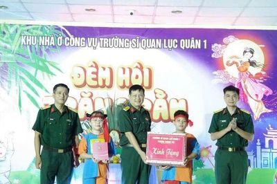 Trung thu nhớ Bác, ấm áp “Đêm hội Trăng rằm” tại Khu nhà ở công vụ Trường Sĩ quan Lục quân 1
