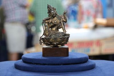 Pho tượng Quán Thế Âm từ 75 USD đến… 2,06 triệu USD